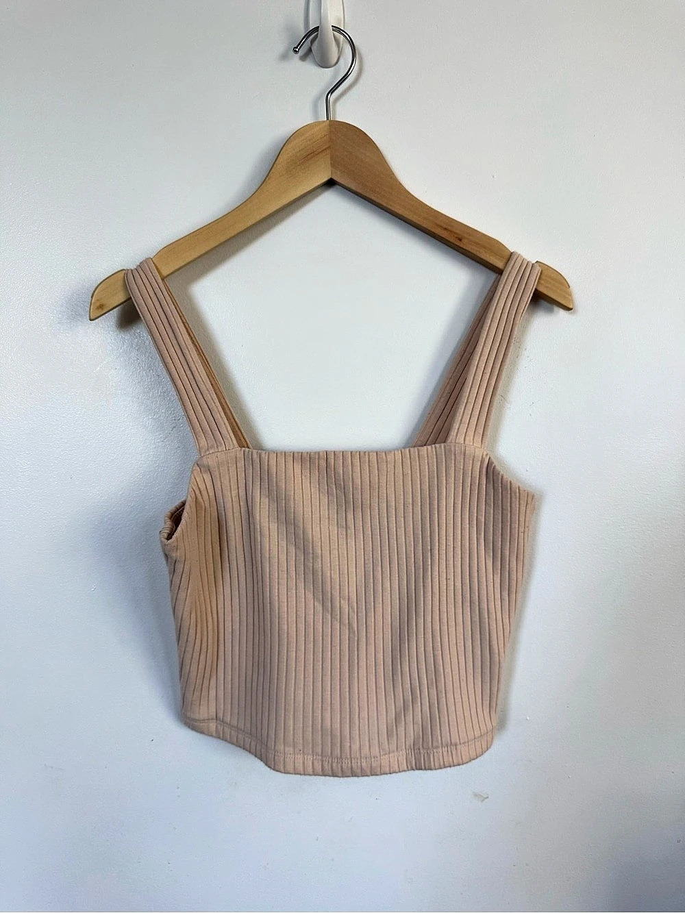 American Eagle AE - Square Neck Tank Top
color: yellow
size: Medium
Like New!